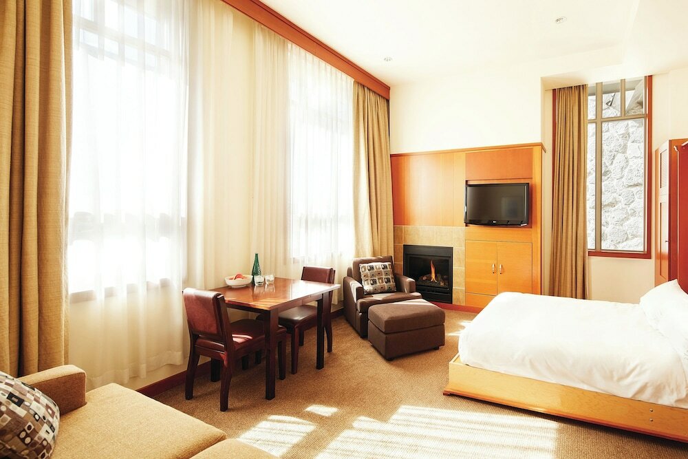 Фото Pan Pacific Whistler Village Centre