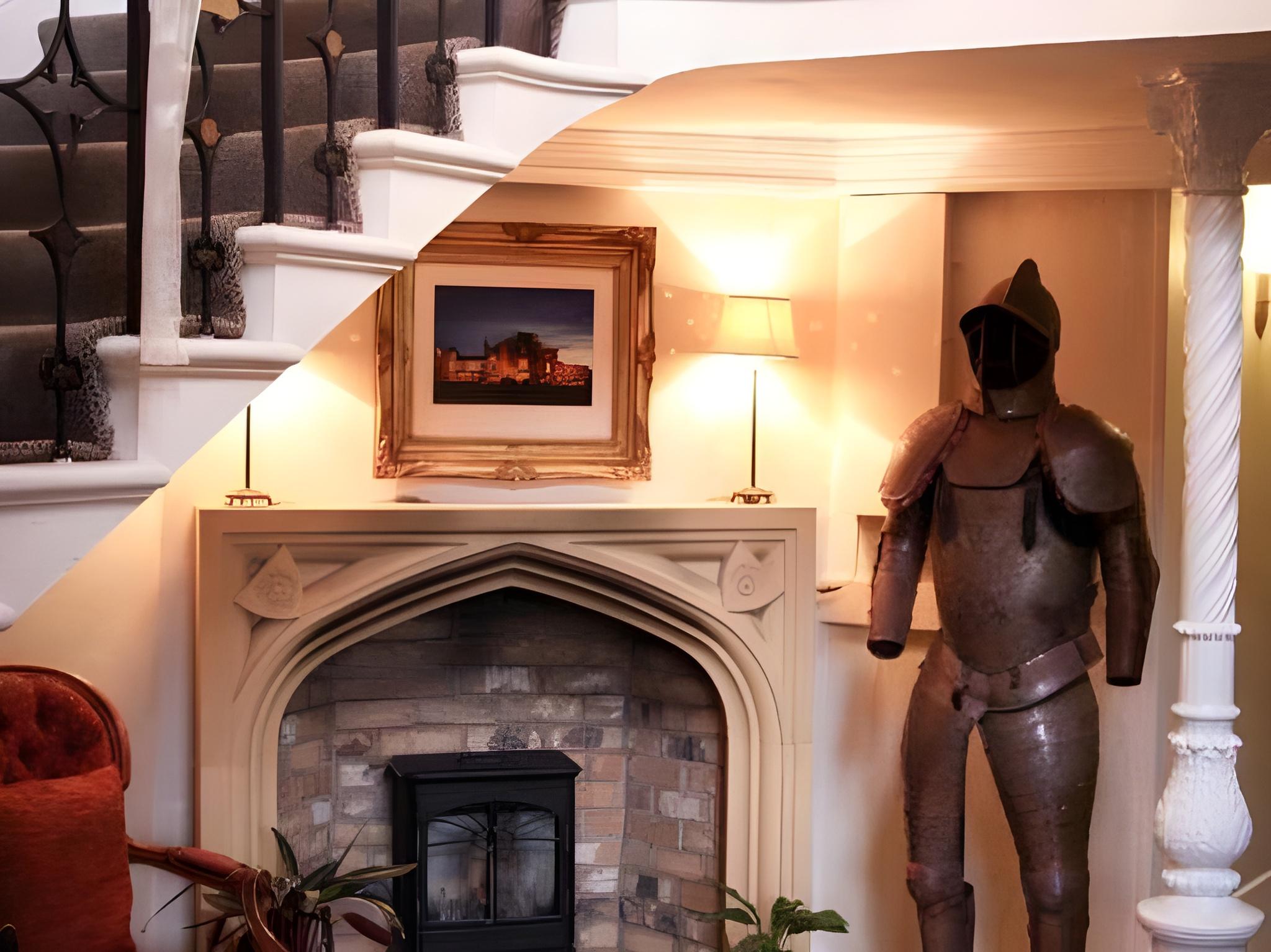 Фото Leasowe Castle