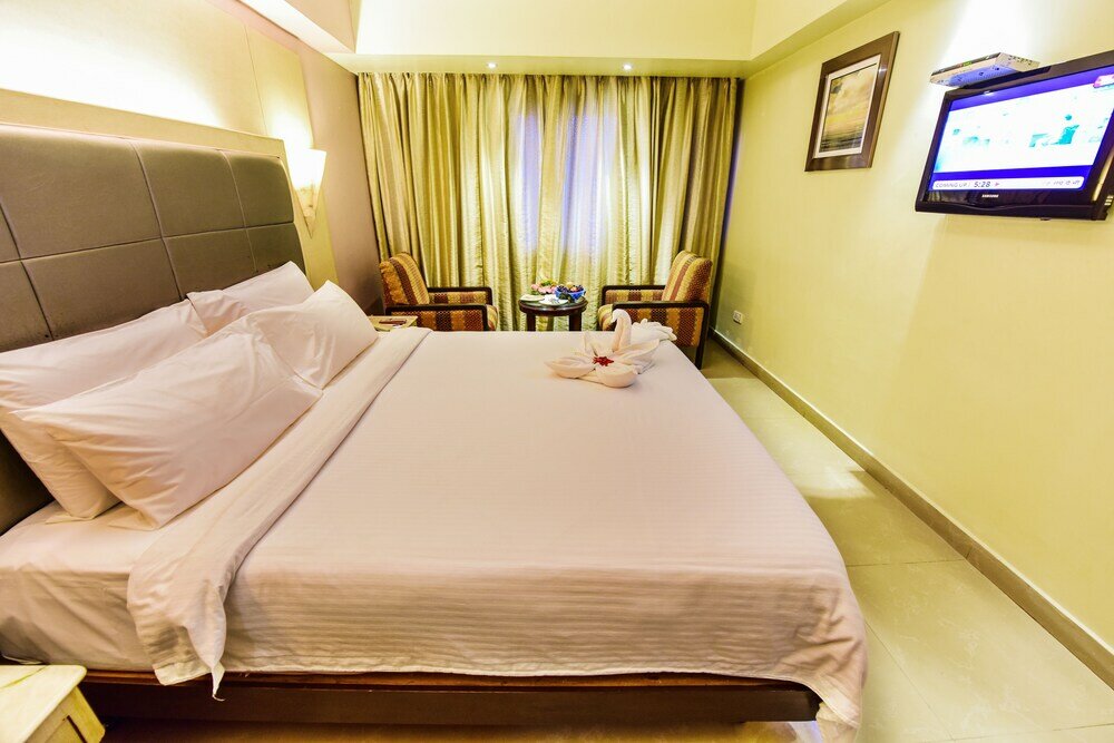 Фото Hotel Swosti Grand