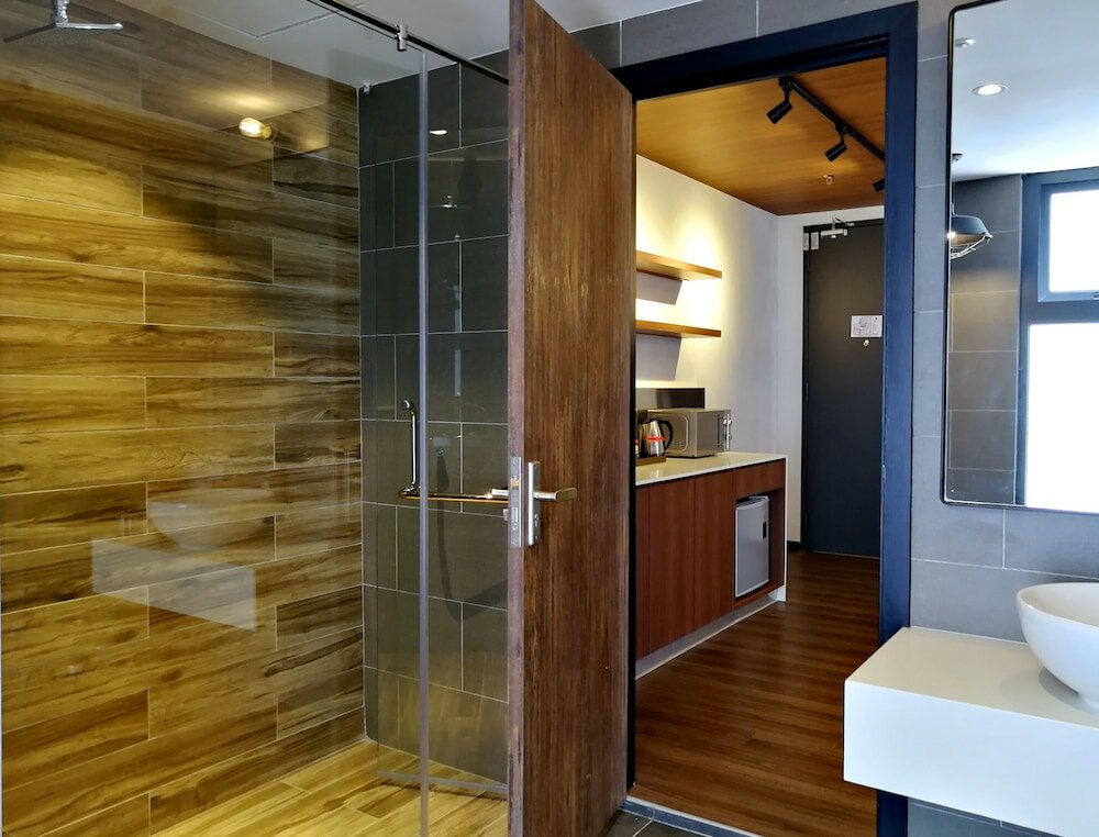 Фото The Granite Luxury Hotel