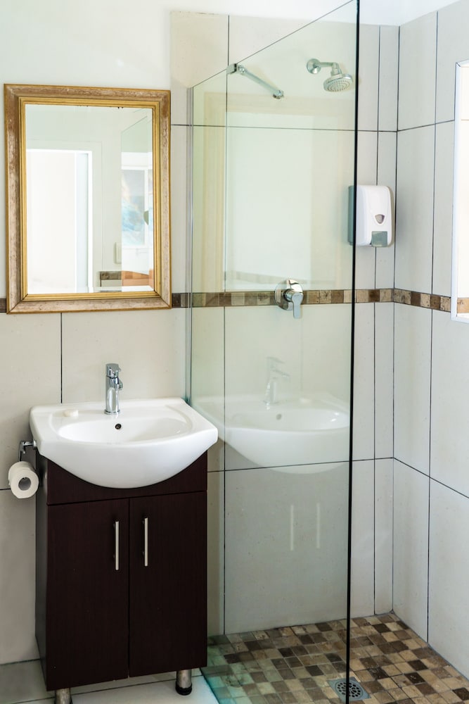 Фото Woodbridge Lodge