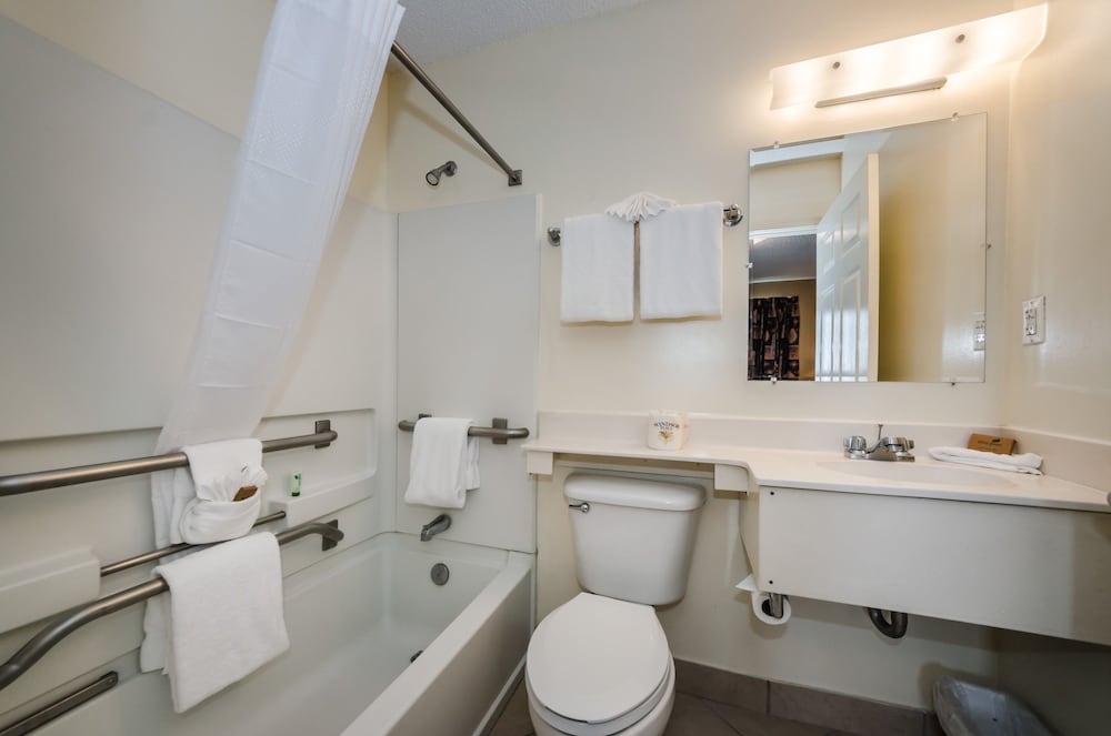 Фото Tampa Bay Extended Stay Hotel