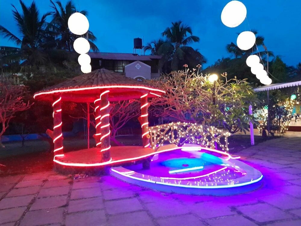 Фото Paradise Village Beach Resort