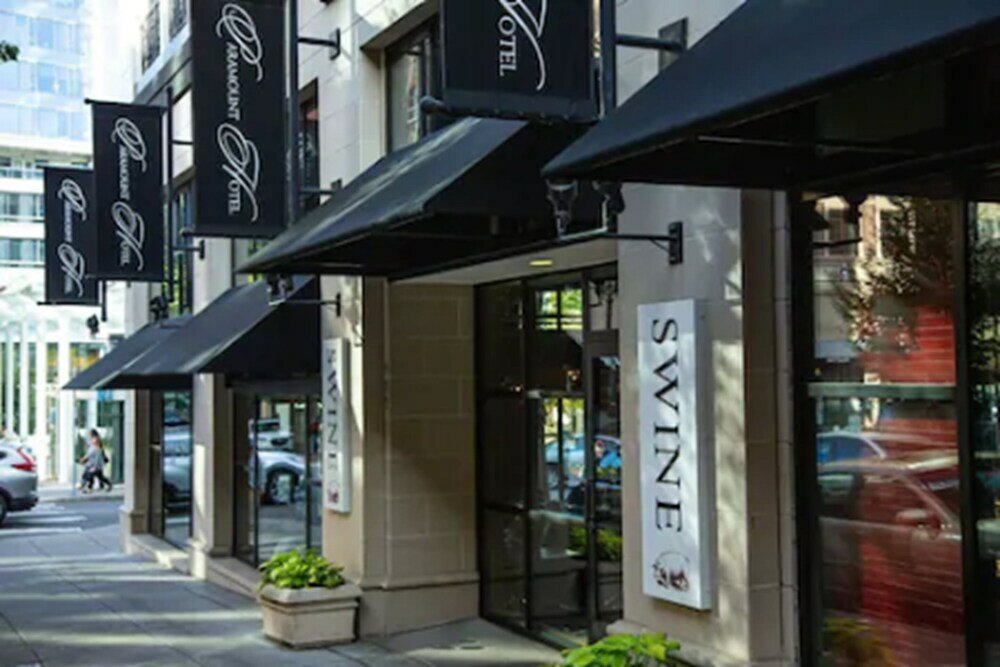 Фото The Paramount Hotel