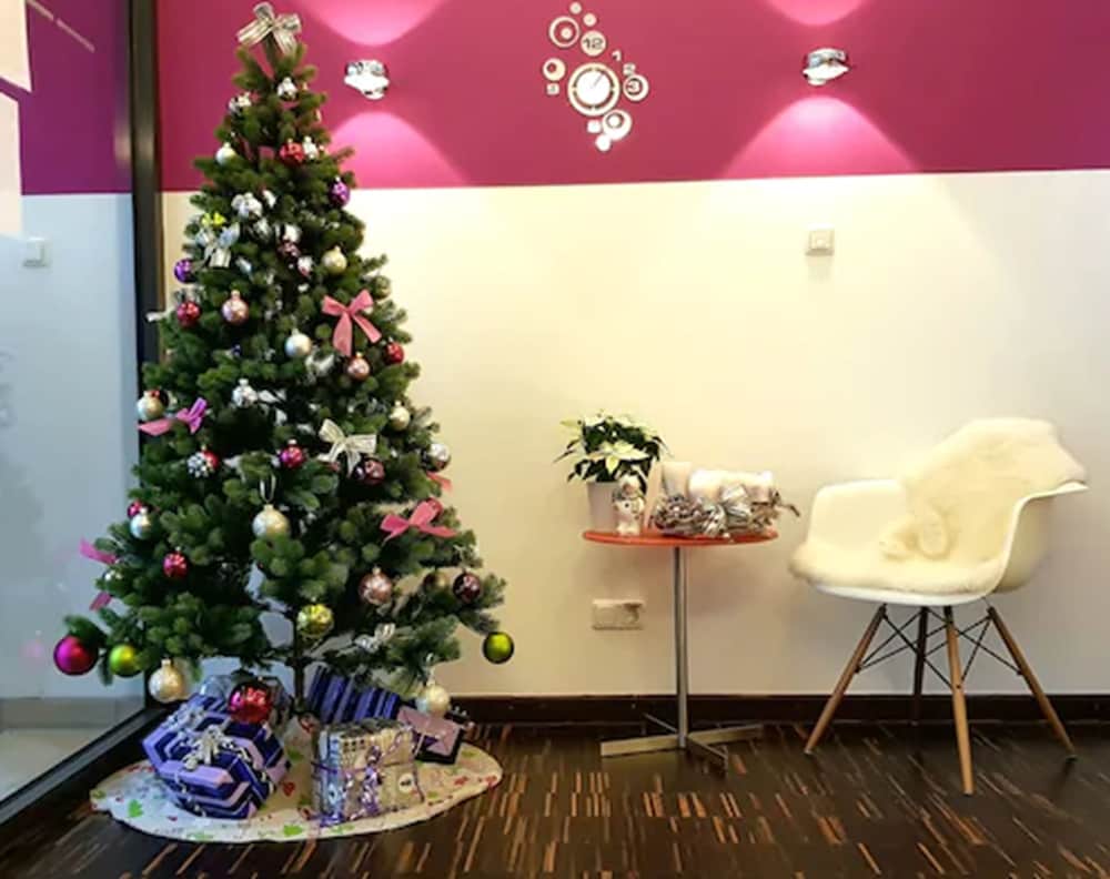 Фото Hotel Arooma