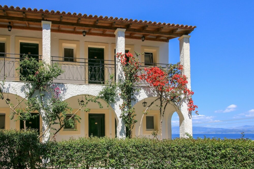 Фото отеля 2