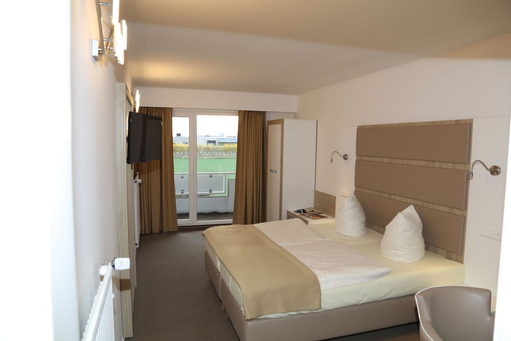 Фото Confour Hotel