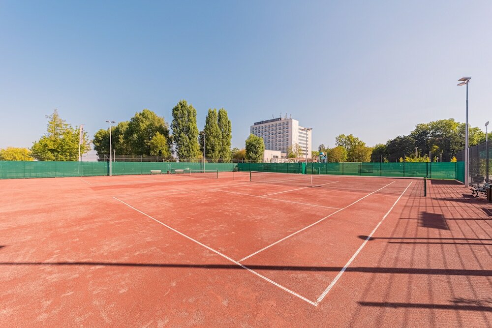 Фото Hunguest Hotel Helikon