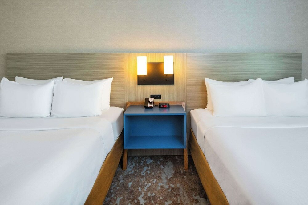 Фото Comfort Inn Hwy 401