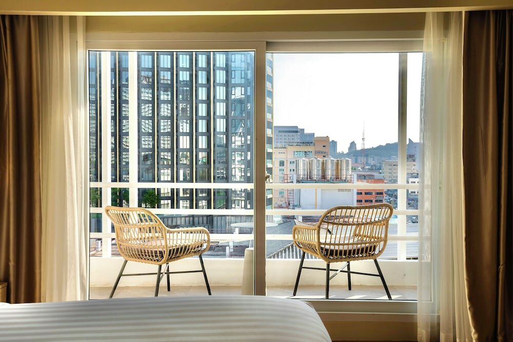 Фото Bay Breeze Hotel Pattaya