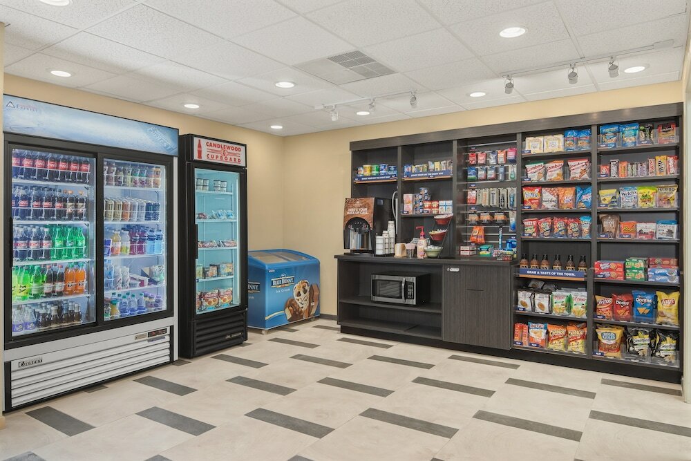 Фото Candlewood Suites Charlotte - Arrowood, an Ihg Hotel