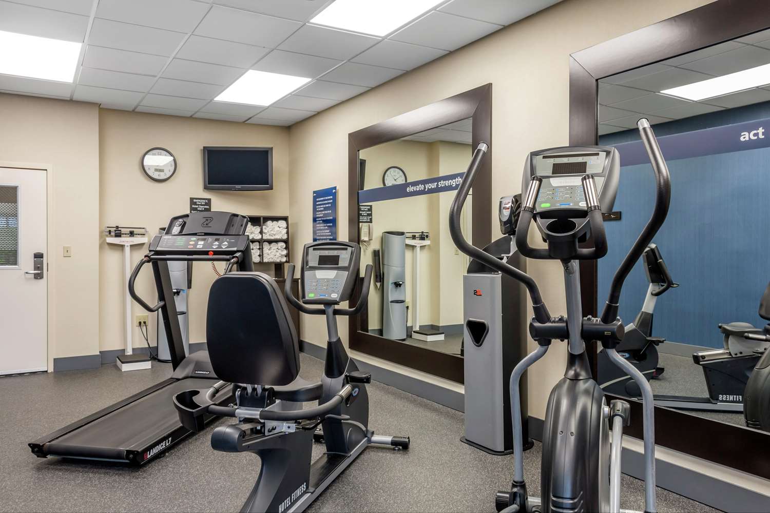 Фото Hampton Inn Adel