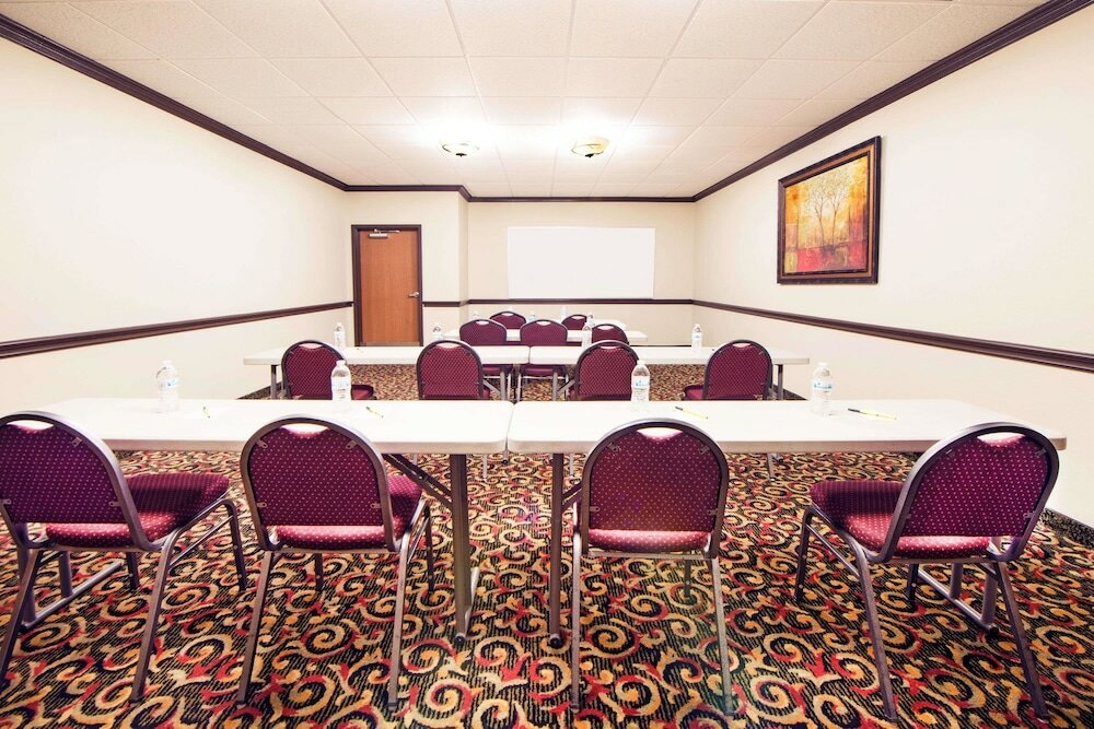 Фото Comfort Inn & Suites