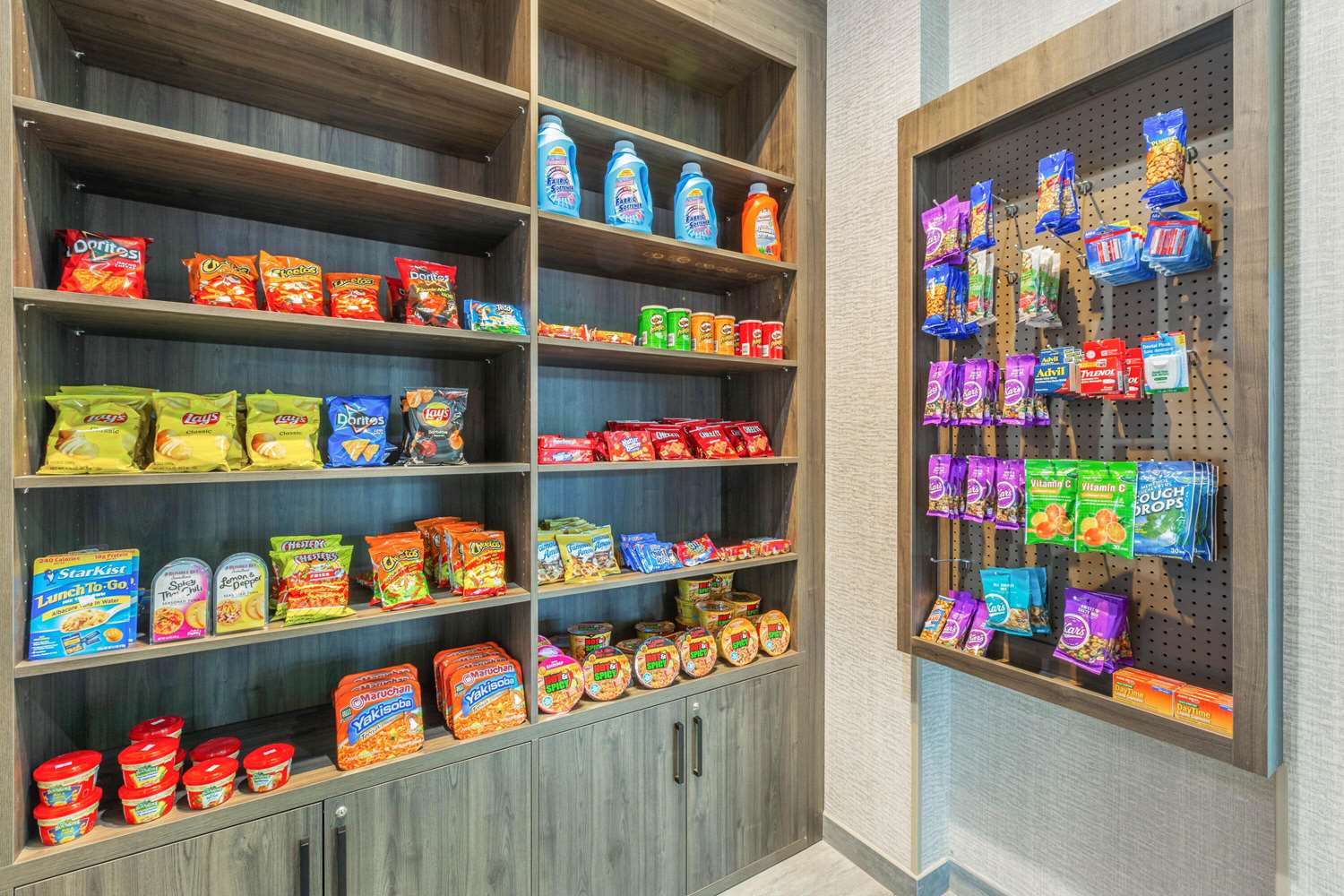 Фото La Quinta Inn & Suites by Wyndham Galveston