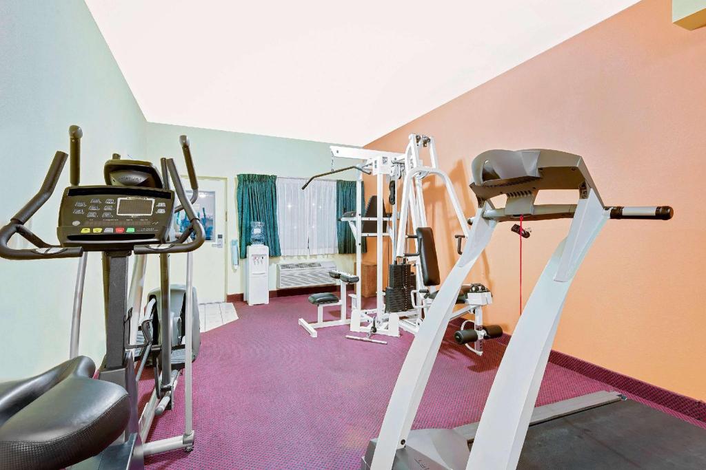 Фото Days Inn by Wyndham Waynesboro