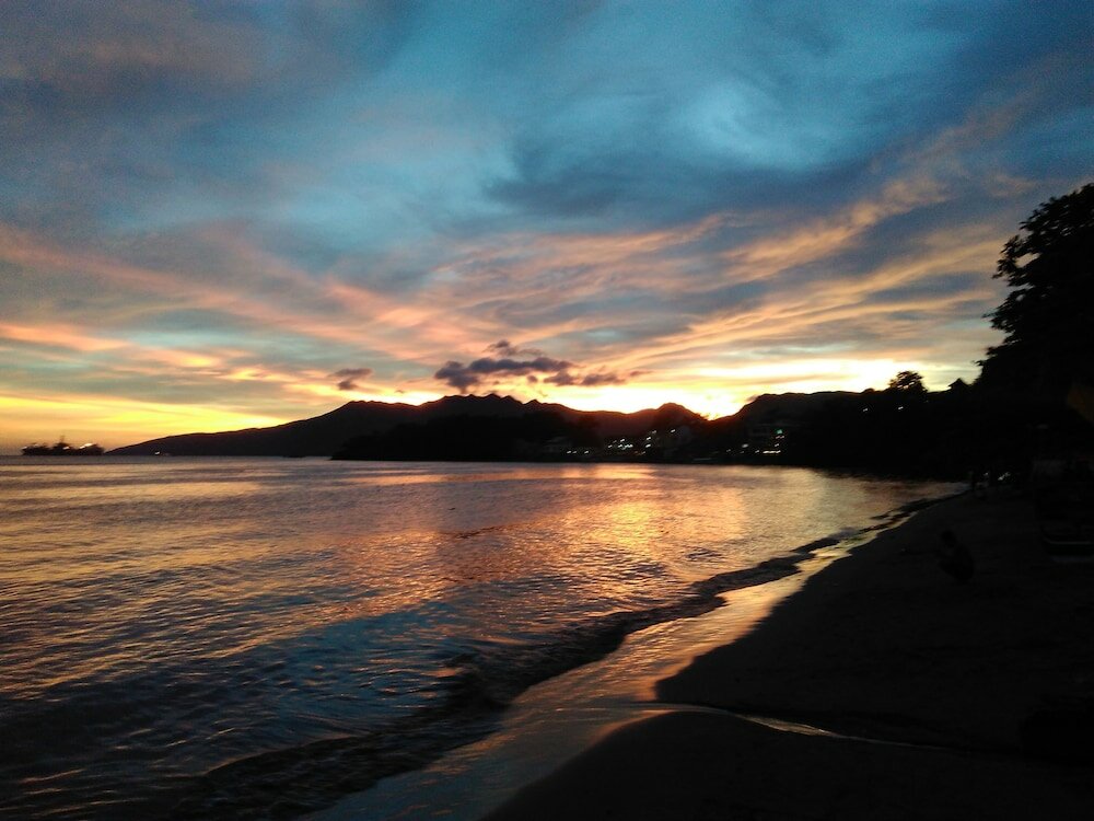 Фото Mango's Beachfront Resort