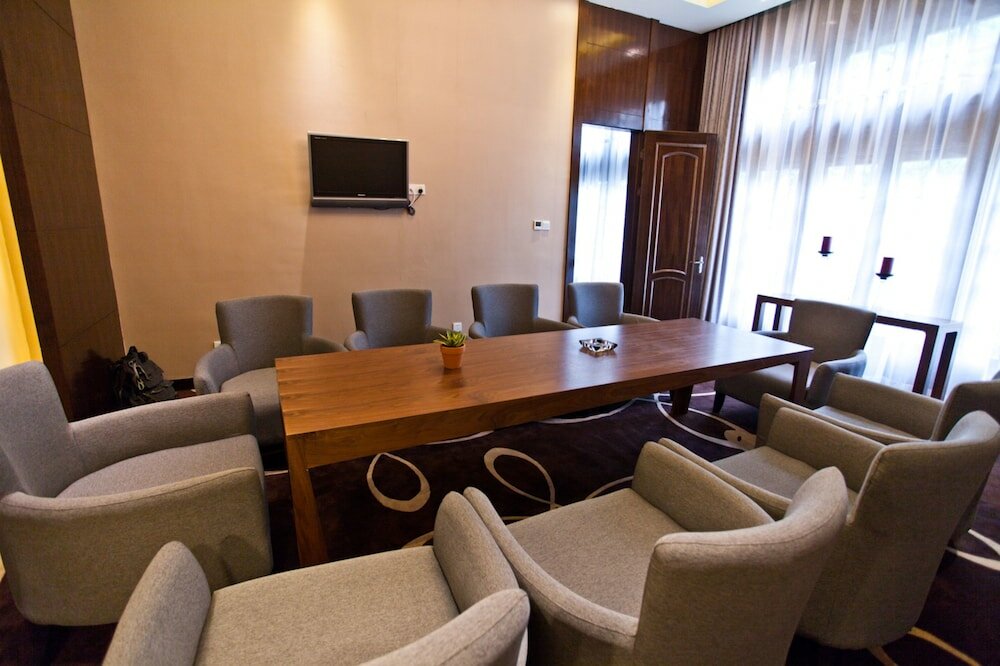 Фото Jasmine International Hotel