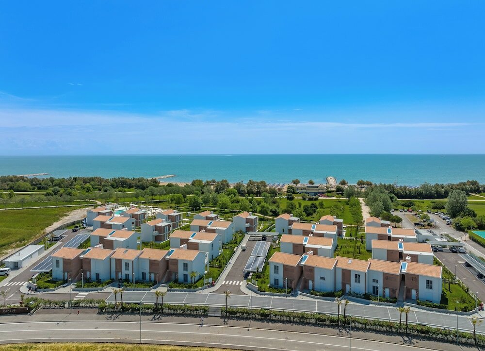 Фото Pareus Beach Resort