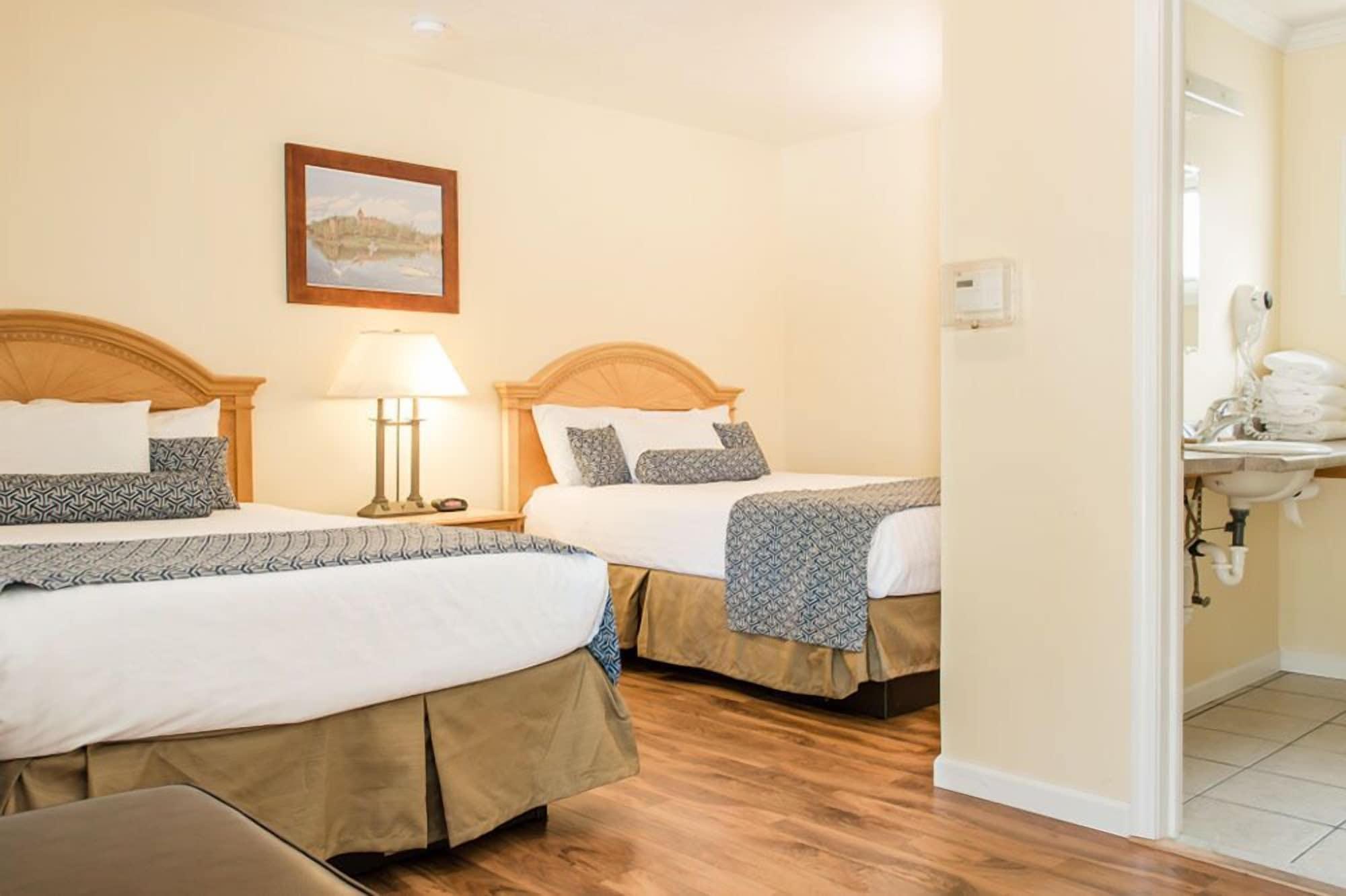 Фото Capt. 's Inn & Suites