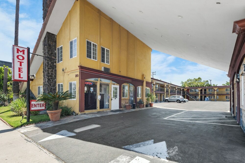 Фото Sky Palm Motel