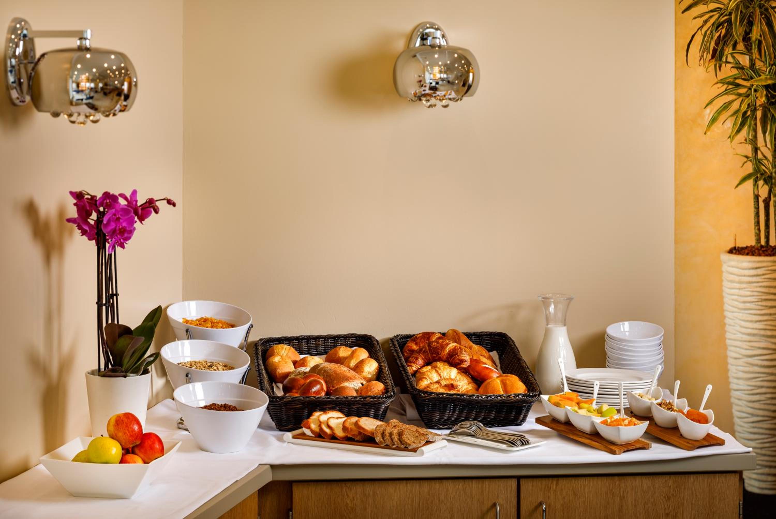 Фото Hotel Tivoli