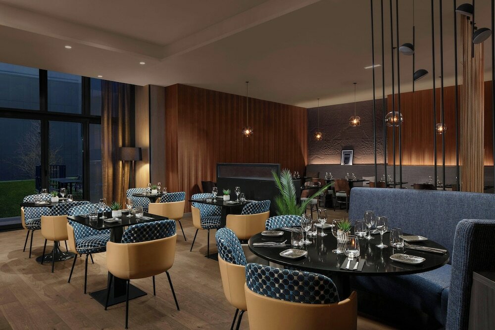 Фото Courtyard by Marriott Paris Porte de Versailles