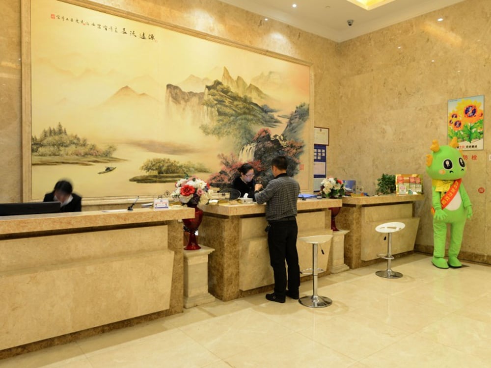 Фото GreenTree Eastern Quzhou Hewu Road Hotel