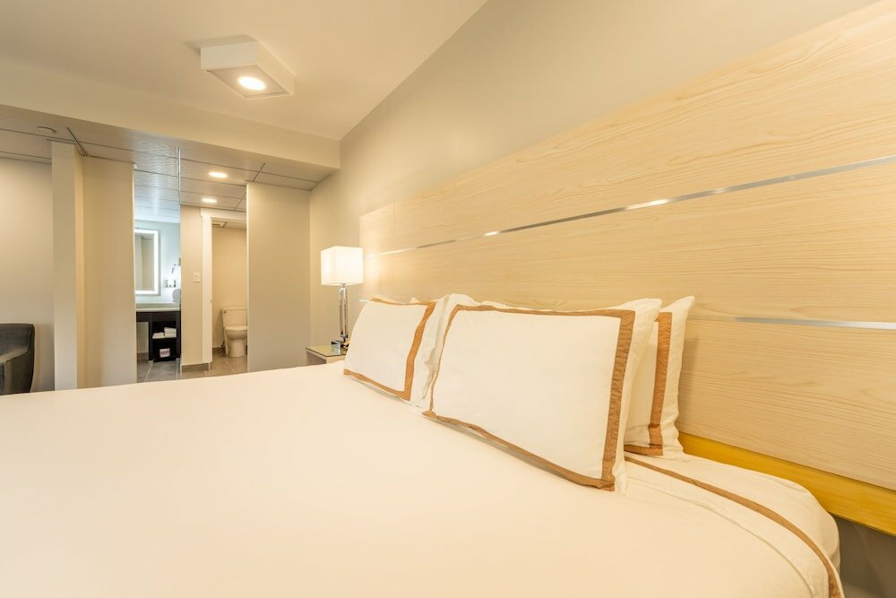 Фото Quality Inn Sunshine Suites