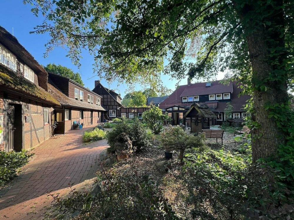 Фото Ferien- & Reitsport Hotel Brunnenhof