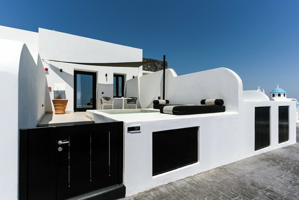 Фото Cresanto Luxury Suites