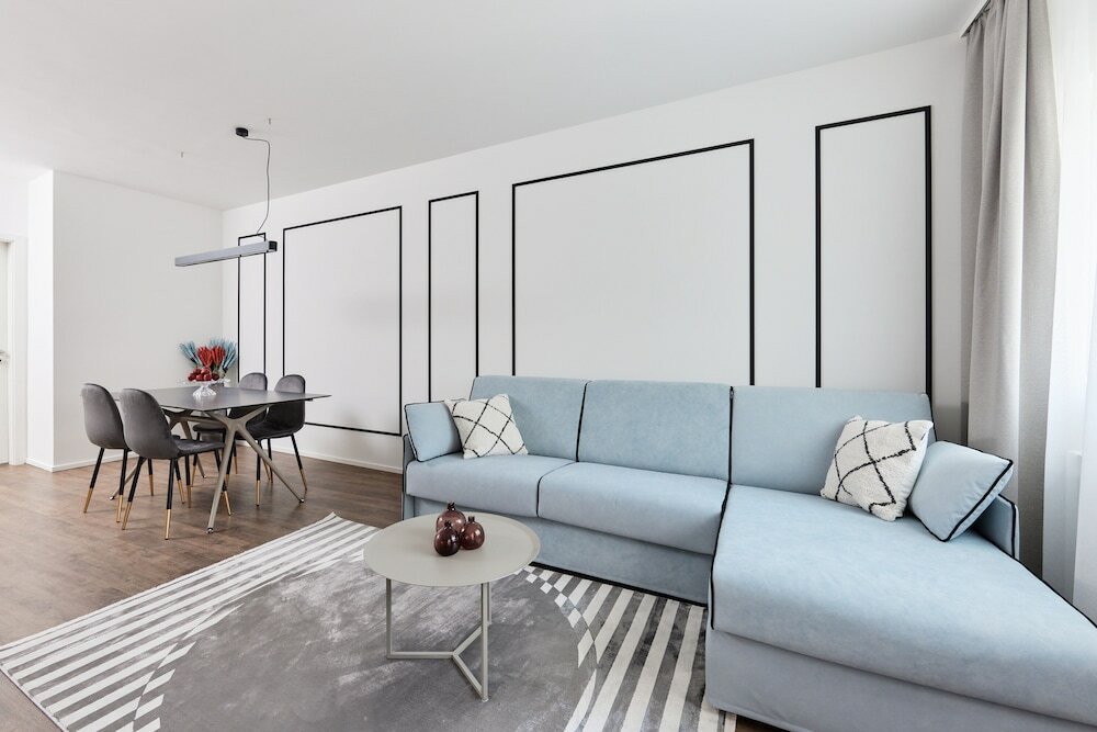 Фото The Amberlyn Suite Hotel