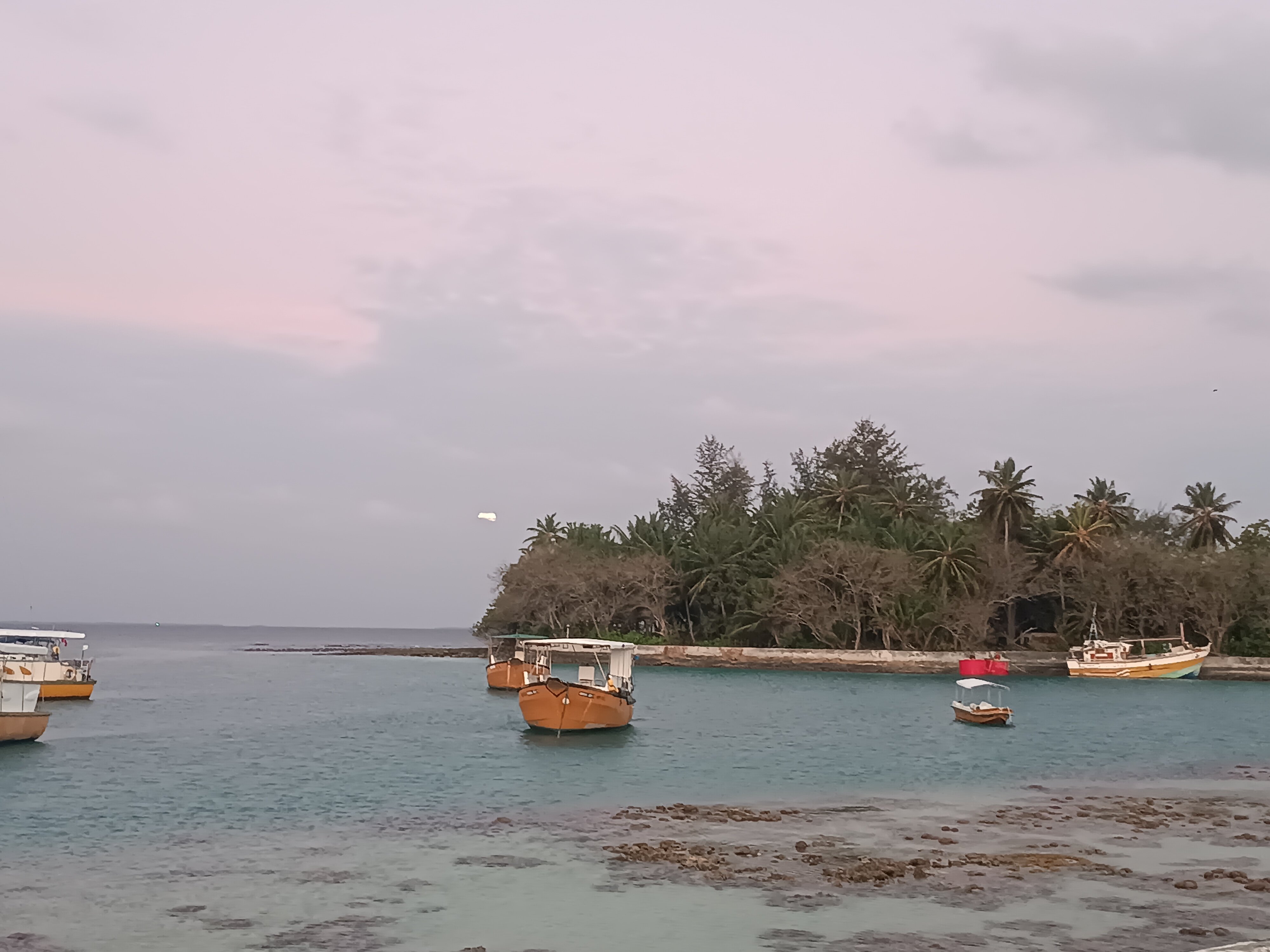 Фото Equator Village 