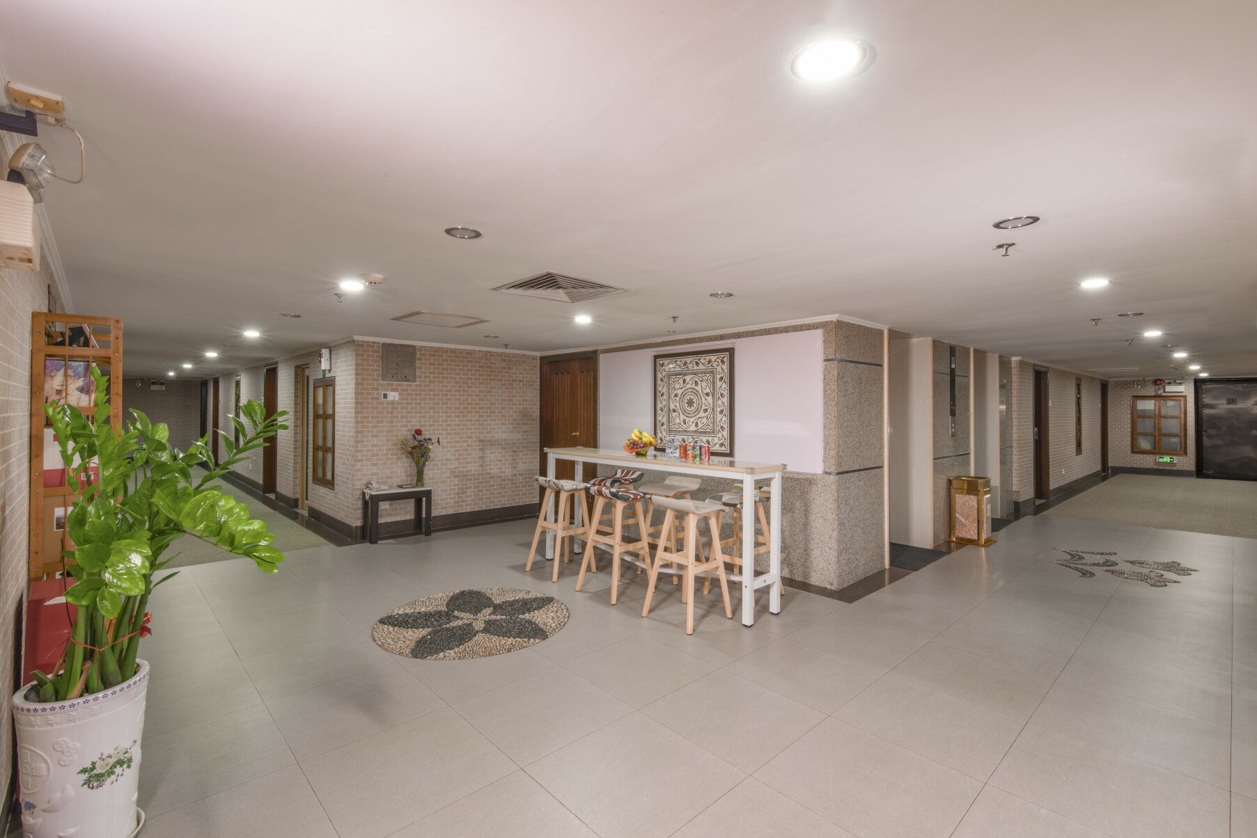 Фото Zhuhai Special Economic Zone Hotel