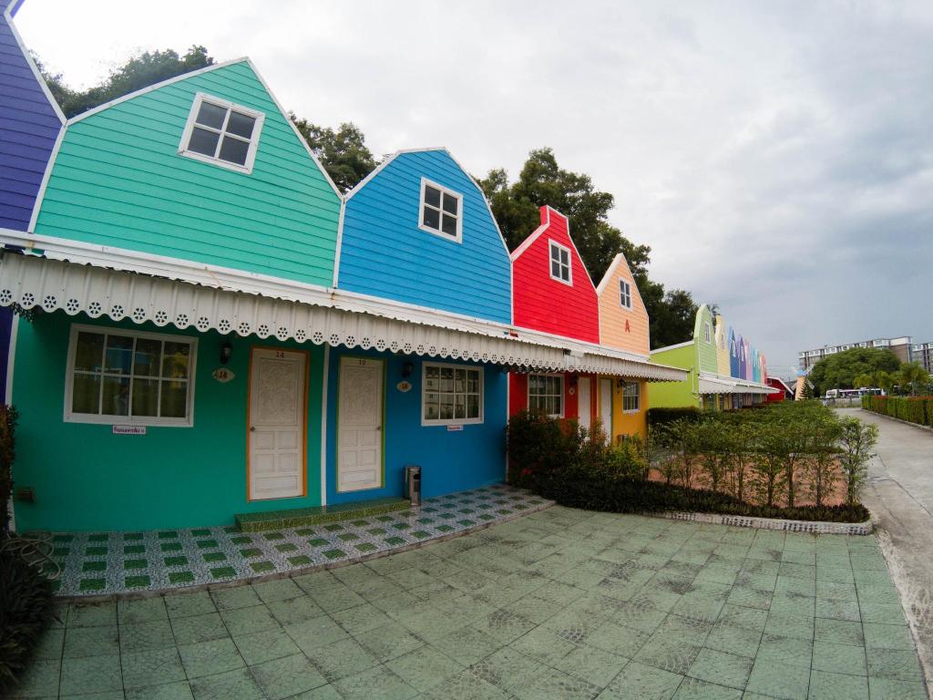 Фото Holland Resort Phuket