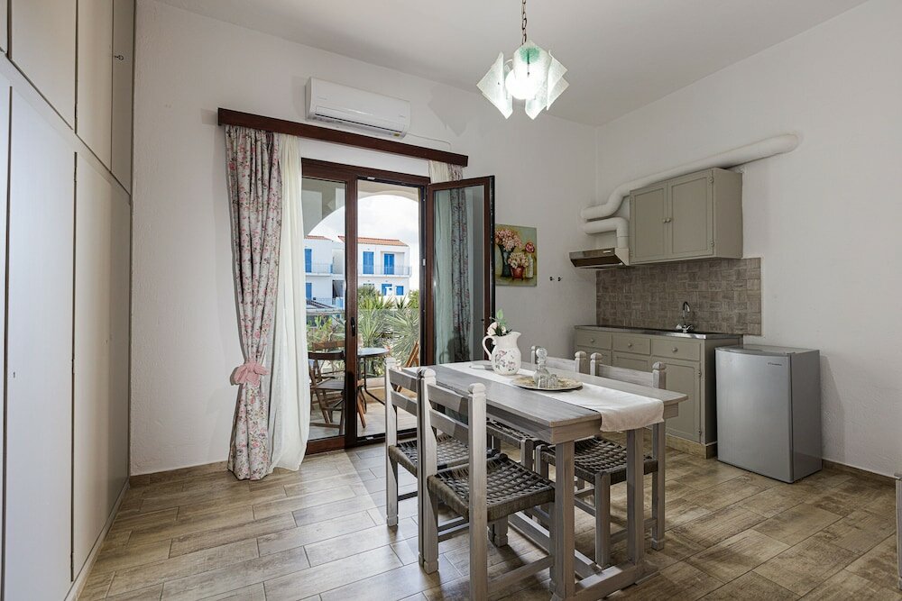 Фото Kasteli Studios & Apartments