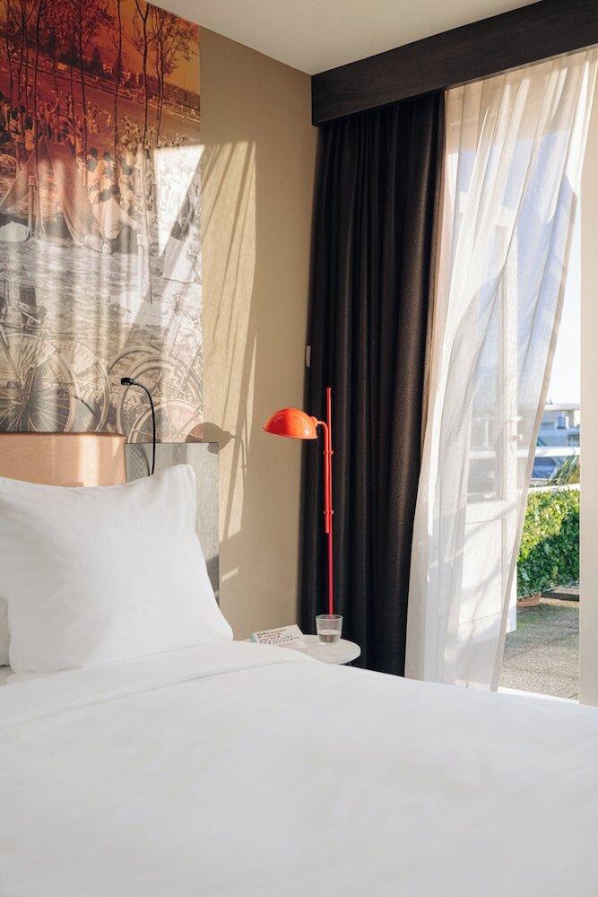 Фото Savoy Hotel Rotterdam