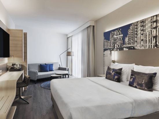 Фото Courtyard by Marriott Hamburg City