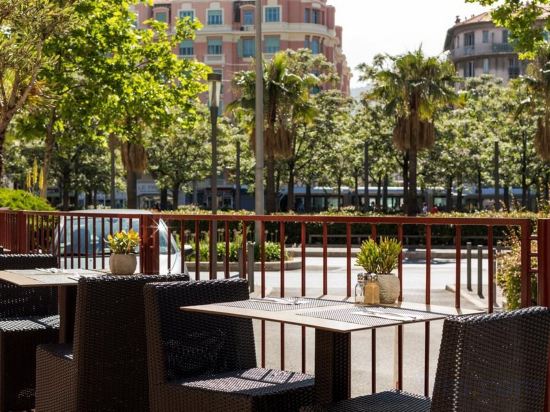 Фото Hotel NH Nice