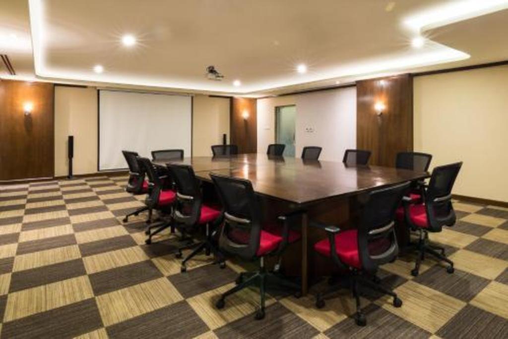 Фото Ebreez Grand Hotel