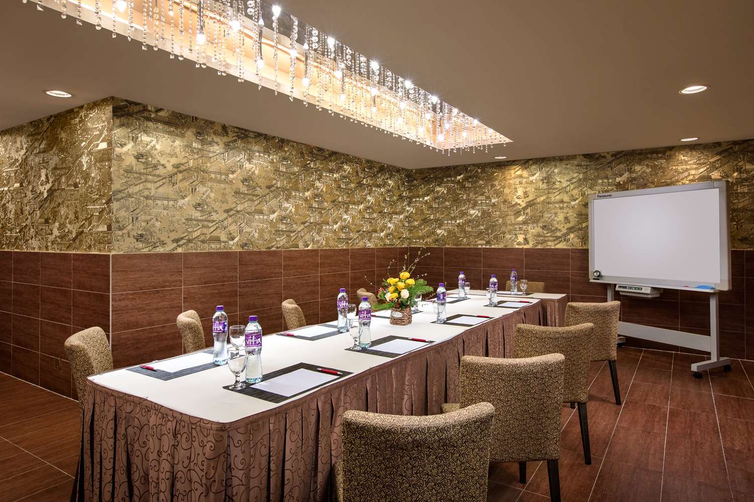 Фото Ramada by Wyndham Hong Kong Harbour View