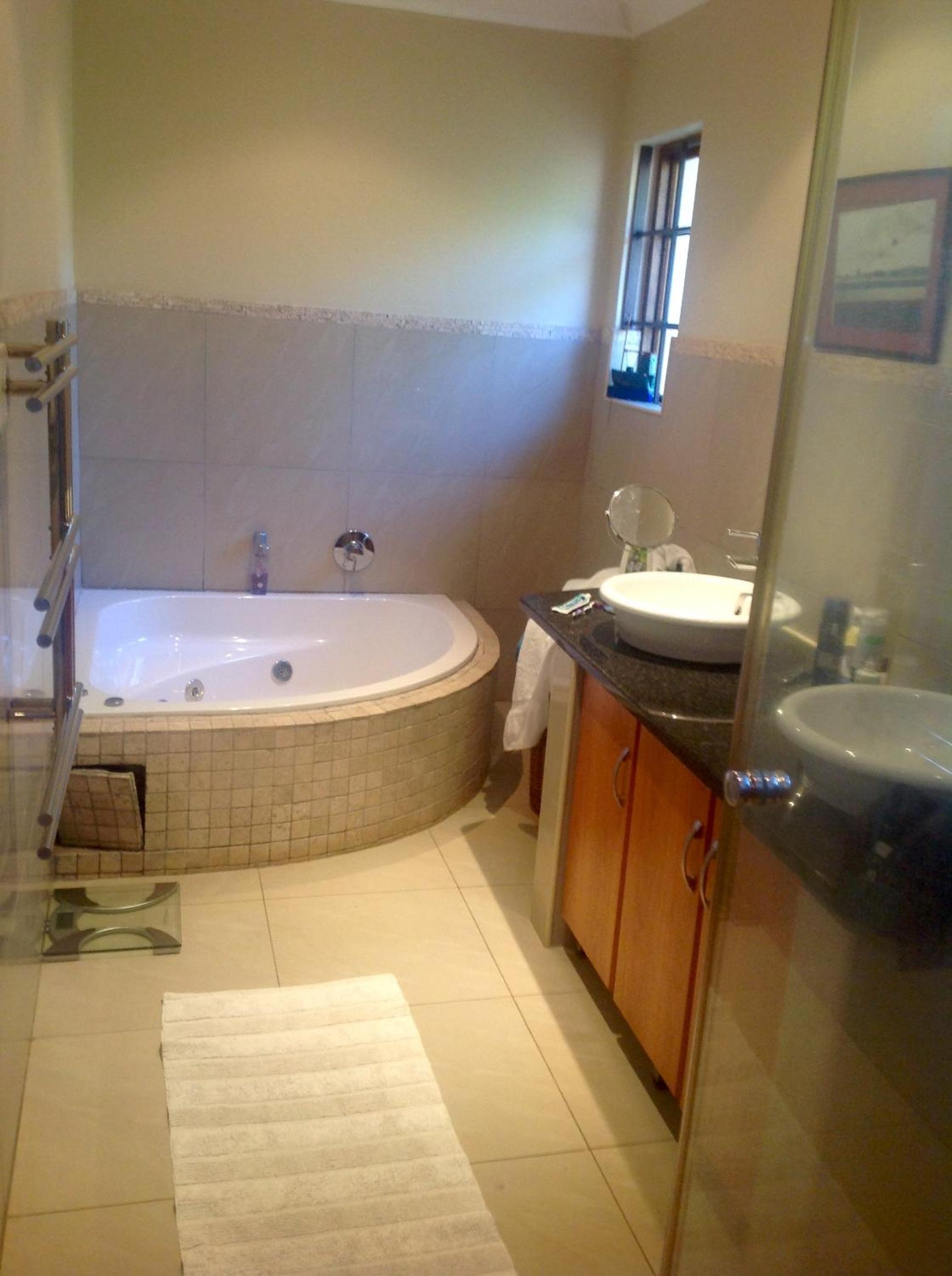 Фото Ekhaya Guest House