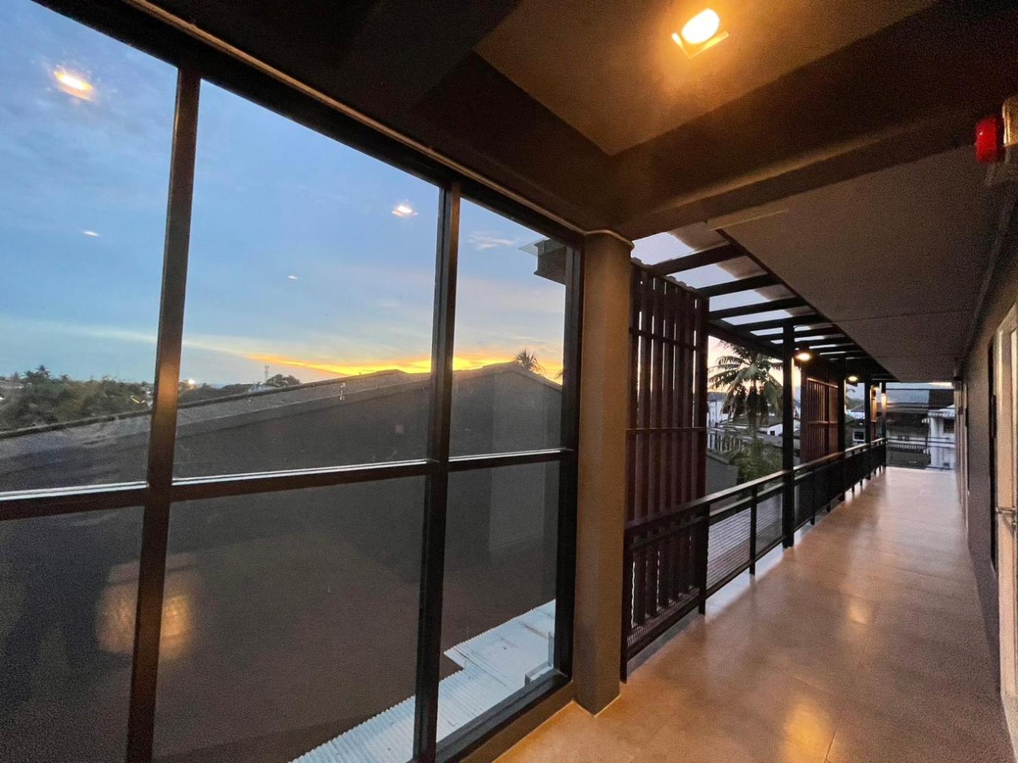 Фото Loft Space Hotel