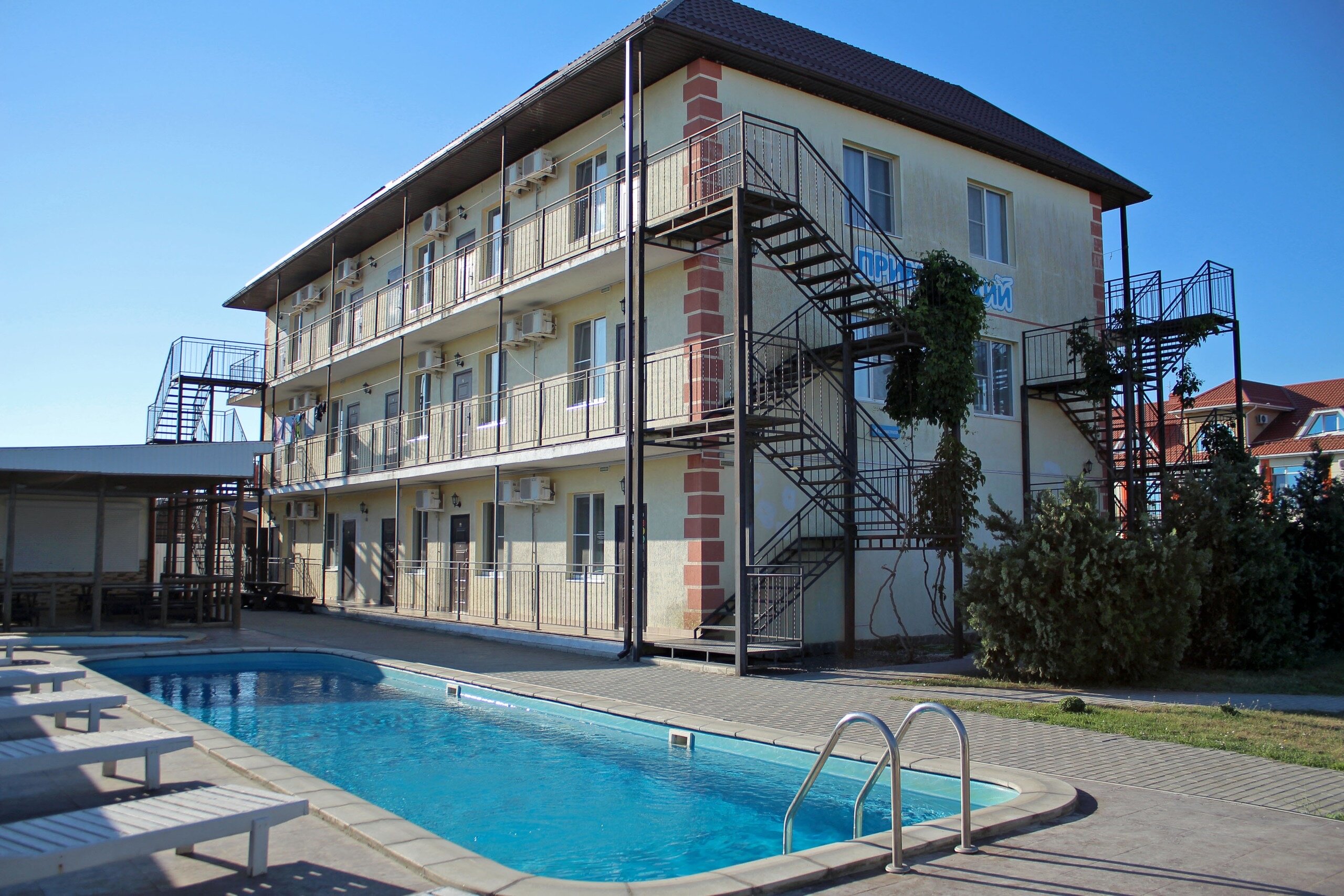 Фото отеля 1