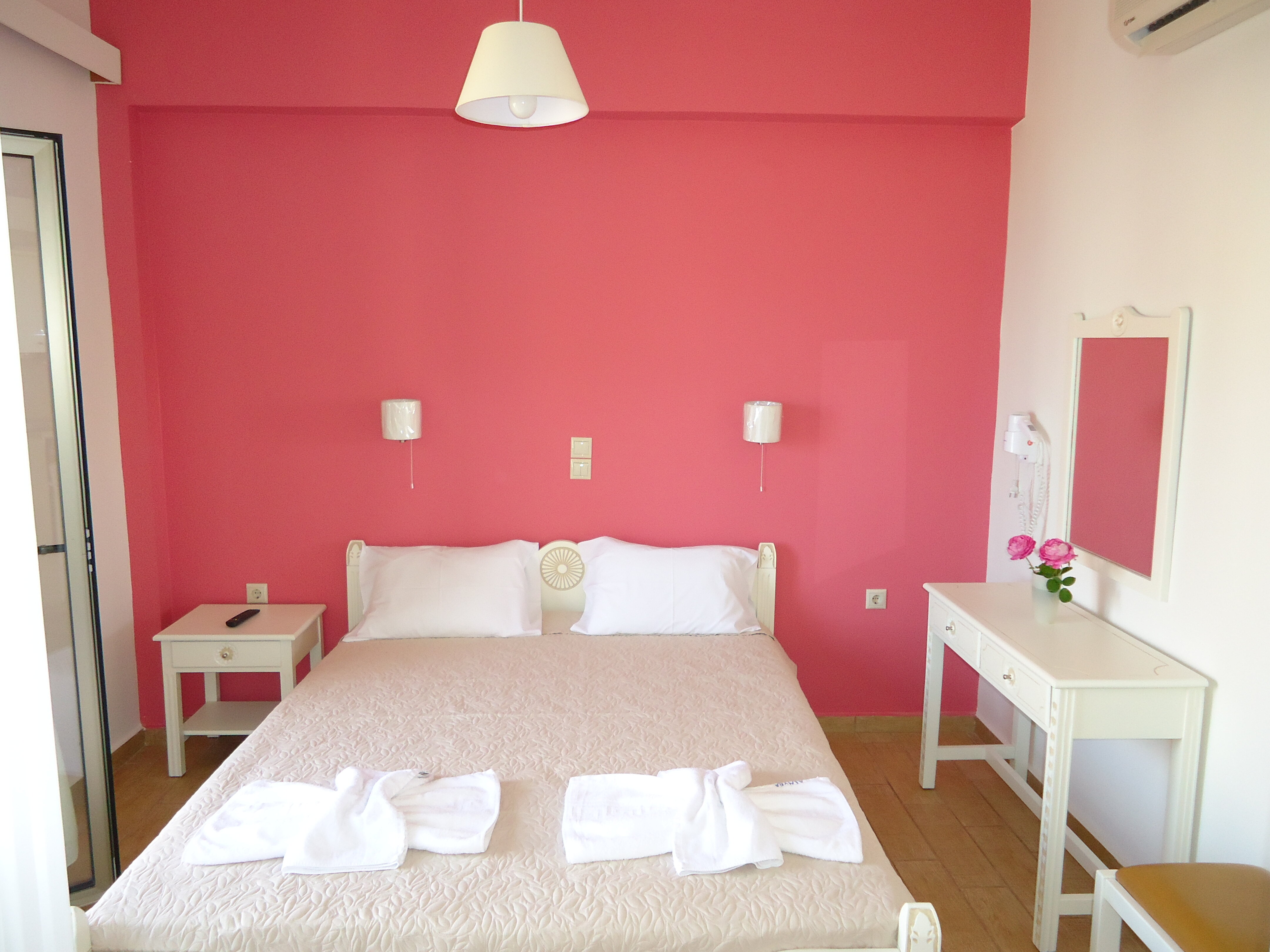 Фото Almyra Apartments