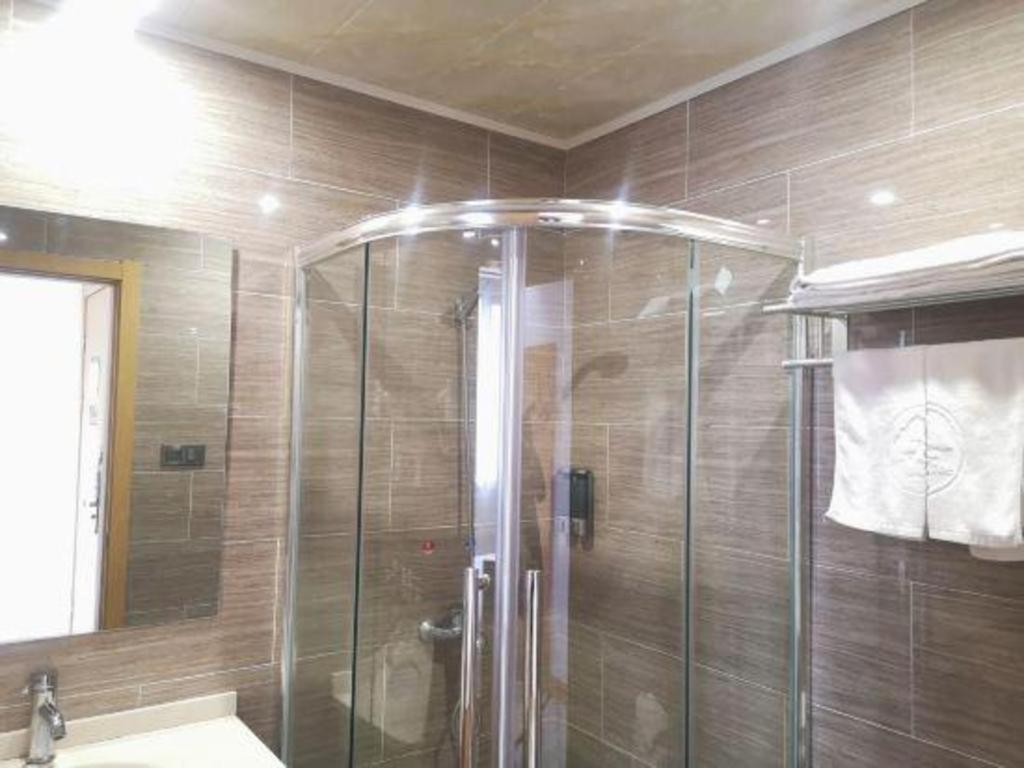 Фото GreenTree Inn Express Shanghai Baoshan District Youyi Road Metro Station