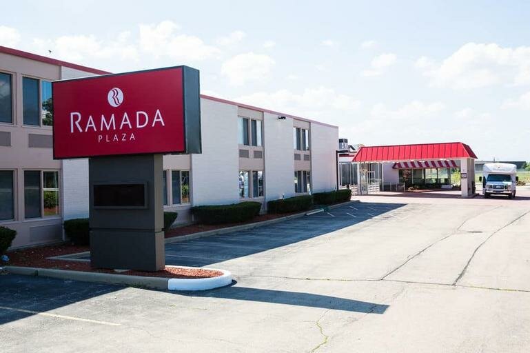 Hotel Ramada Plaza Chicago North Shore, State of Illinois, photo
