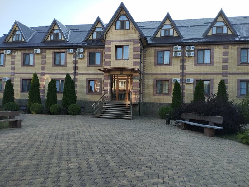 Александр Мишуров