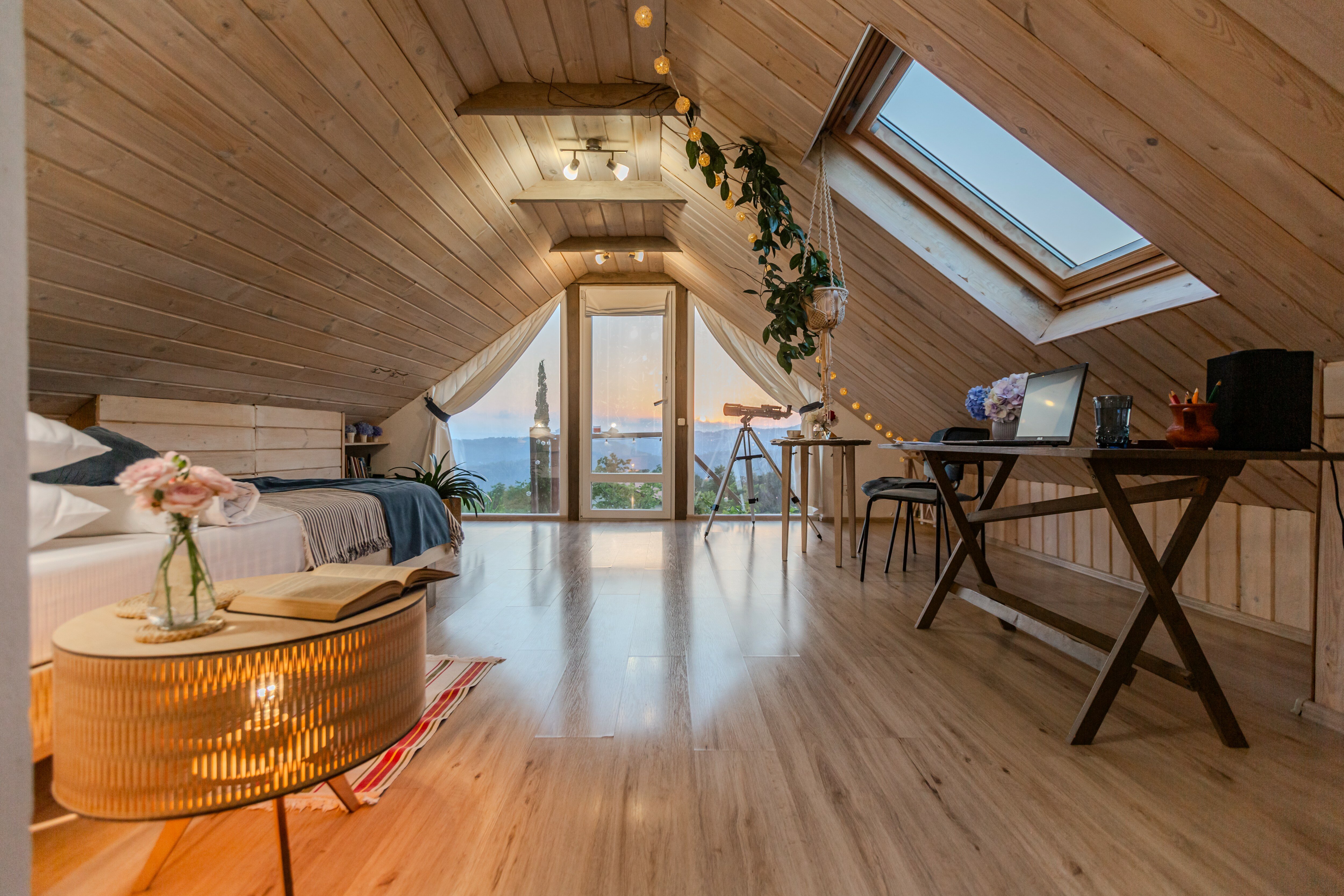 Фото Дом с Кипарисами в горах с видом на море