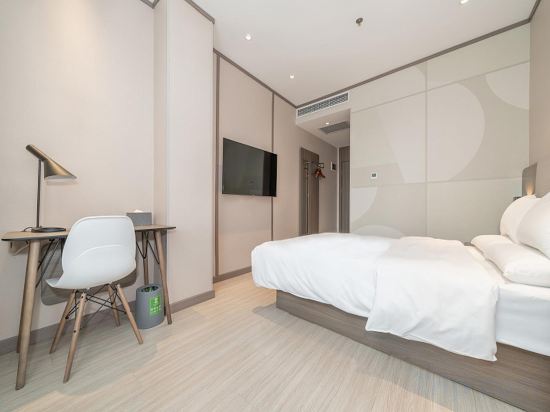 Фото HHanTing Hotel (Beijing Qianmen Street)