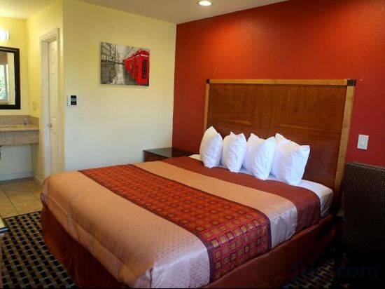 Фото Bay Breeze Inn